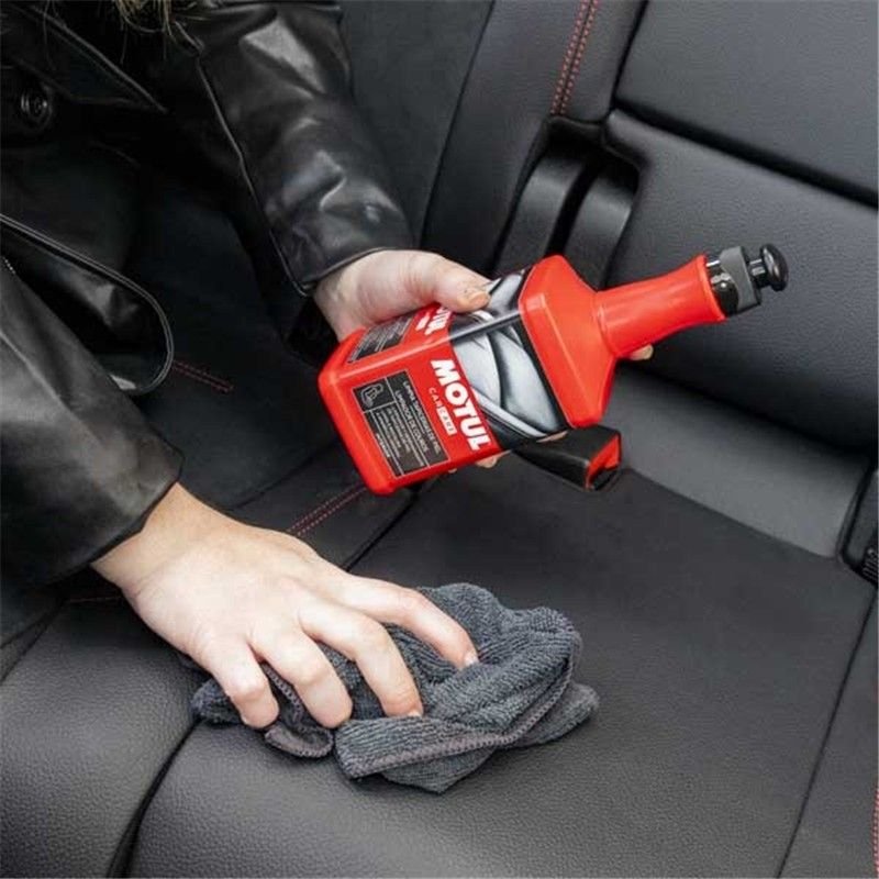 MOTUL leather seat cleaner