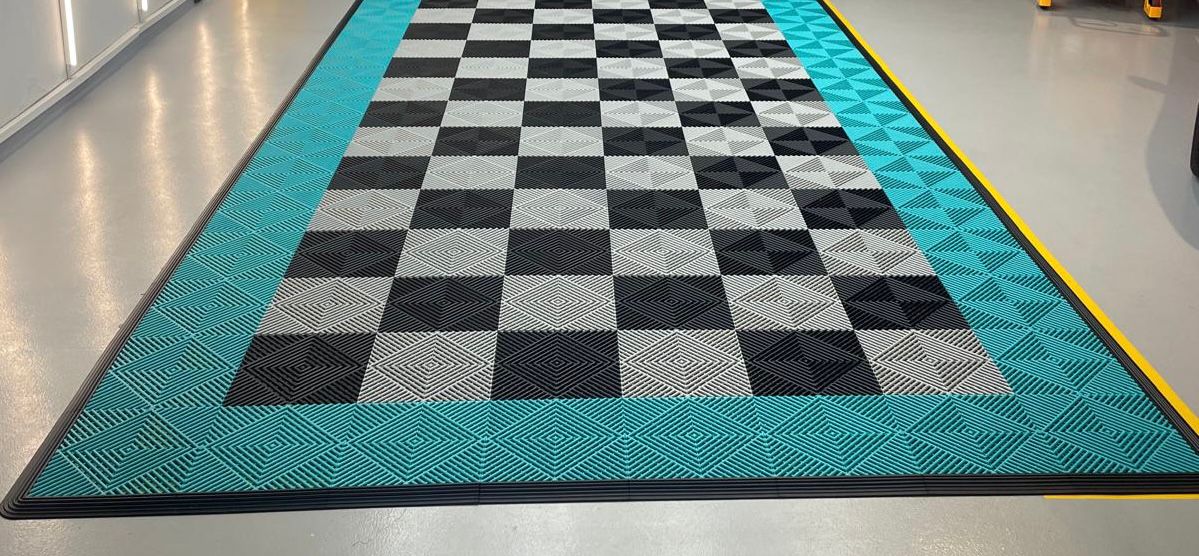 Piso para Oficina em PP 33,3x33,3cm - Resistente e Modular