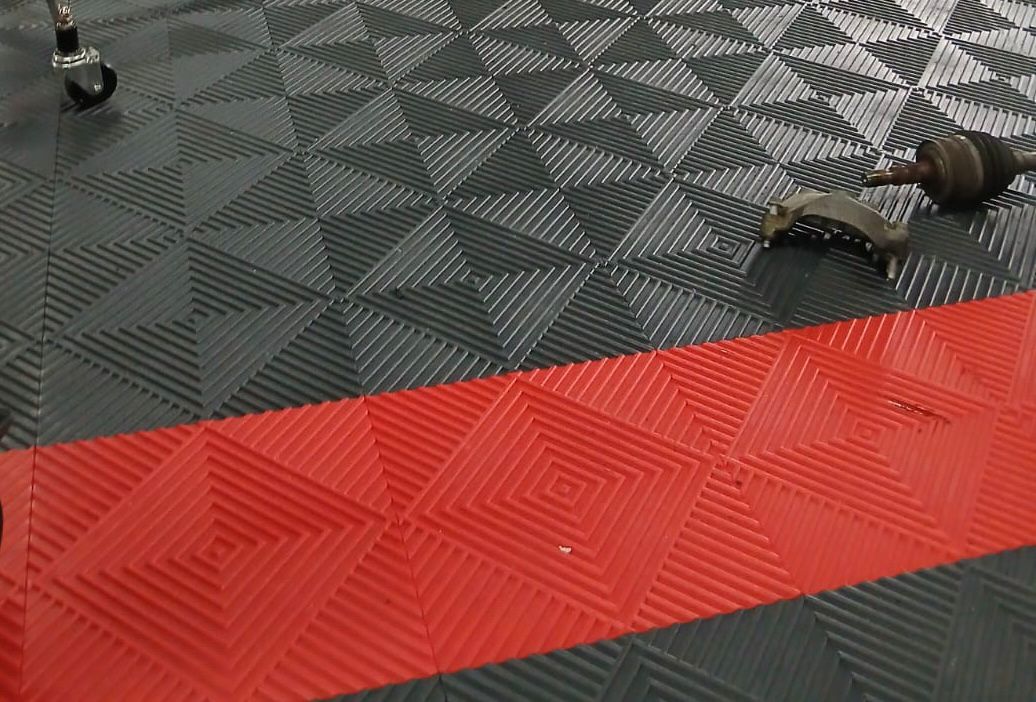 Piso para Oficina em PP 33,3x33,3cm - Resistente e Modular