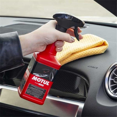 MOTUL plastic cleaning